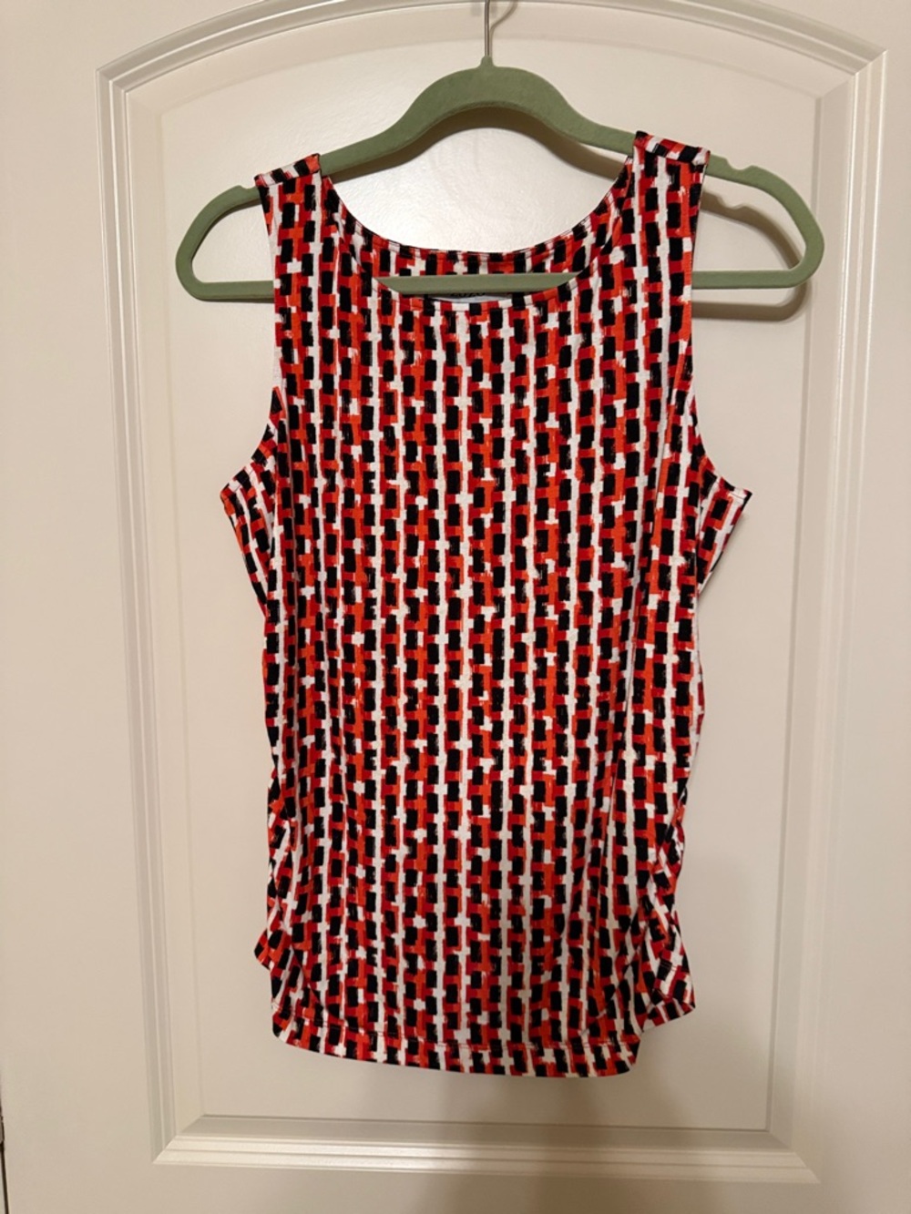 Geometric Print Sleeveless Tank Top in Red & Black